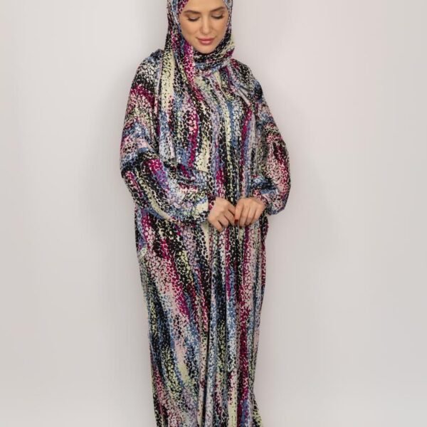 لبس صلاه قطن سترتش مع شيله