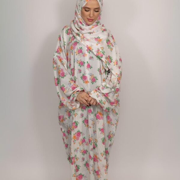 لبس صلاه قطن منقوش مع الشيله