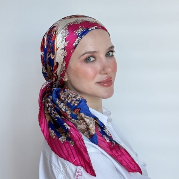 سكارف مع قمطه