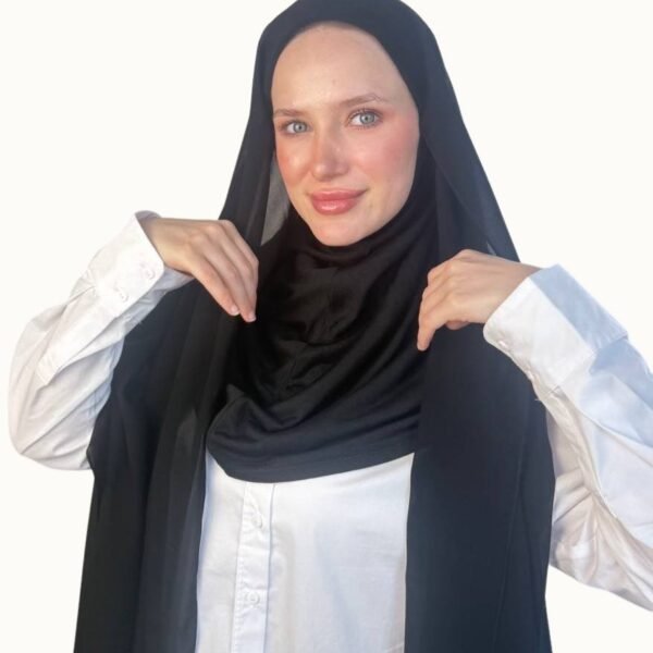 شيله مع حجاب